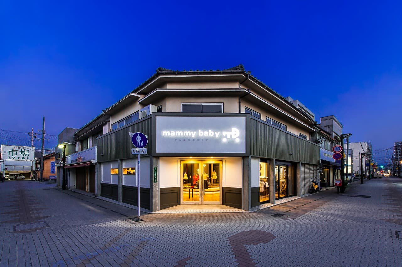 物販店のファサード — 通りからの見え方